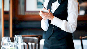 POMOĆNI KONOBAR ili SERVIR (ž) - BISTRO - ROVINJ