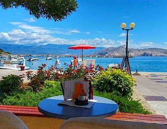 Nikad jeftinije ljetovanje na Jadranu : noćenje , prvi red do mora, za samo 10 eura!