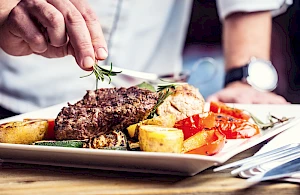 SAMOSTALNI KUHAR (m/ž) - A LA CARTE RESTORAN – TROGIR, CENTAR