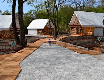 U otvorenje kampa uložili 15 milijuna kuna, a ove godine ulažu dodatnih 4,5 milijuna u bazene i luksuzne šatore