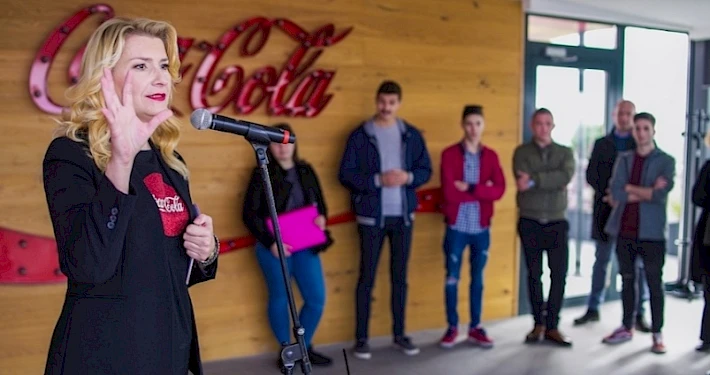 RAISE THE BAR Coca Colina akademija daje financijsku pomoć barmenima tijekom krize