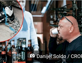 'OVO JE ZNAK DA SE ŽIVOT VRAĆA' Hrvati ponovno uživaju u jutarnjim kavama i novinama, dvojac iz Slavonskog Broda zavezao se lancima u omiljenom kafiću